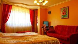 Отель Family Hotel Silvestar Велико-Тырново Двухместный номер с 1 кроватью или 2 отдельными кроватями-2